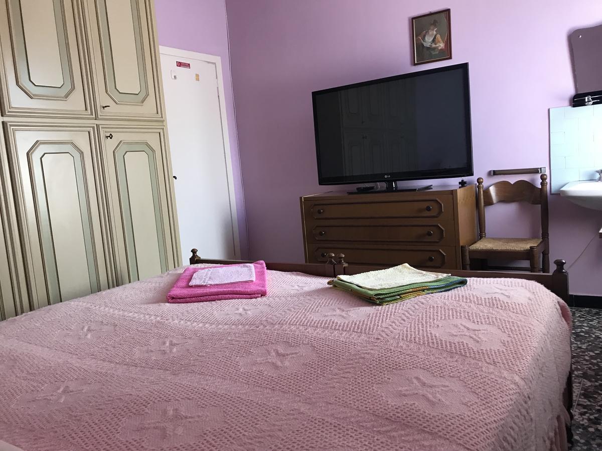 Albergo Delfino San Pietro d'Olba Luaran gambar