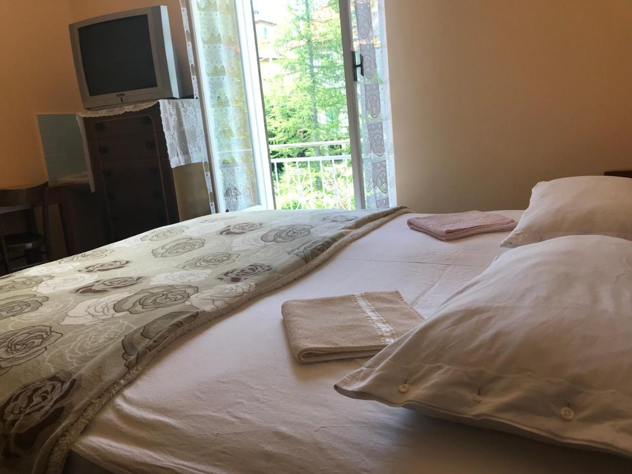 Albergo Delfino San Pietro d'Olba Luaran gambar