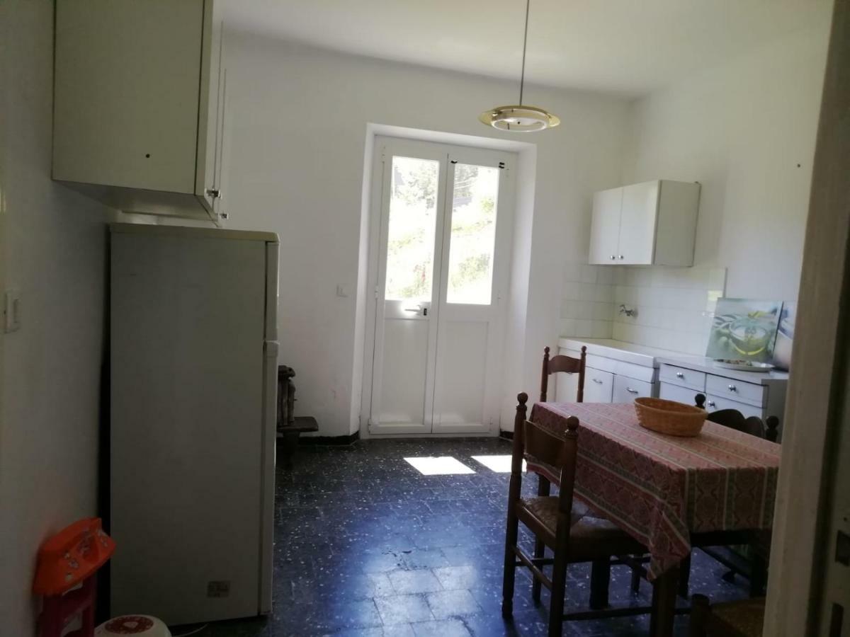 Albergo Delfino San Pietro d'Olba Luaran gambar